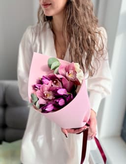 Букет из Тюльпанов и Орхидей