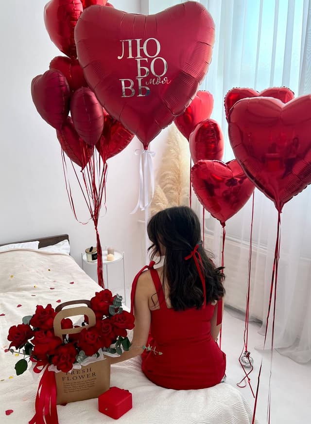 Композиция из шаров «Романтика» (цветы можно заказать отдельно) Композиция из шаров «Романтика» (цветы можно заказать отдельно)