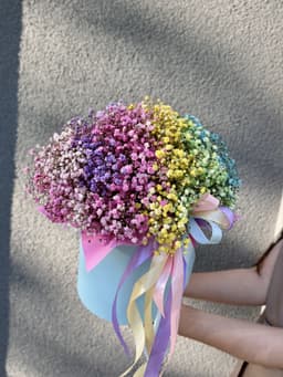 Оригинальная композиция 21 Гипсофила в шляпной коробке