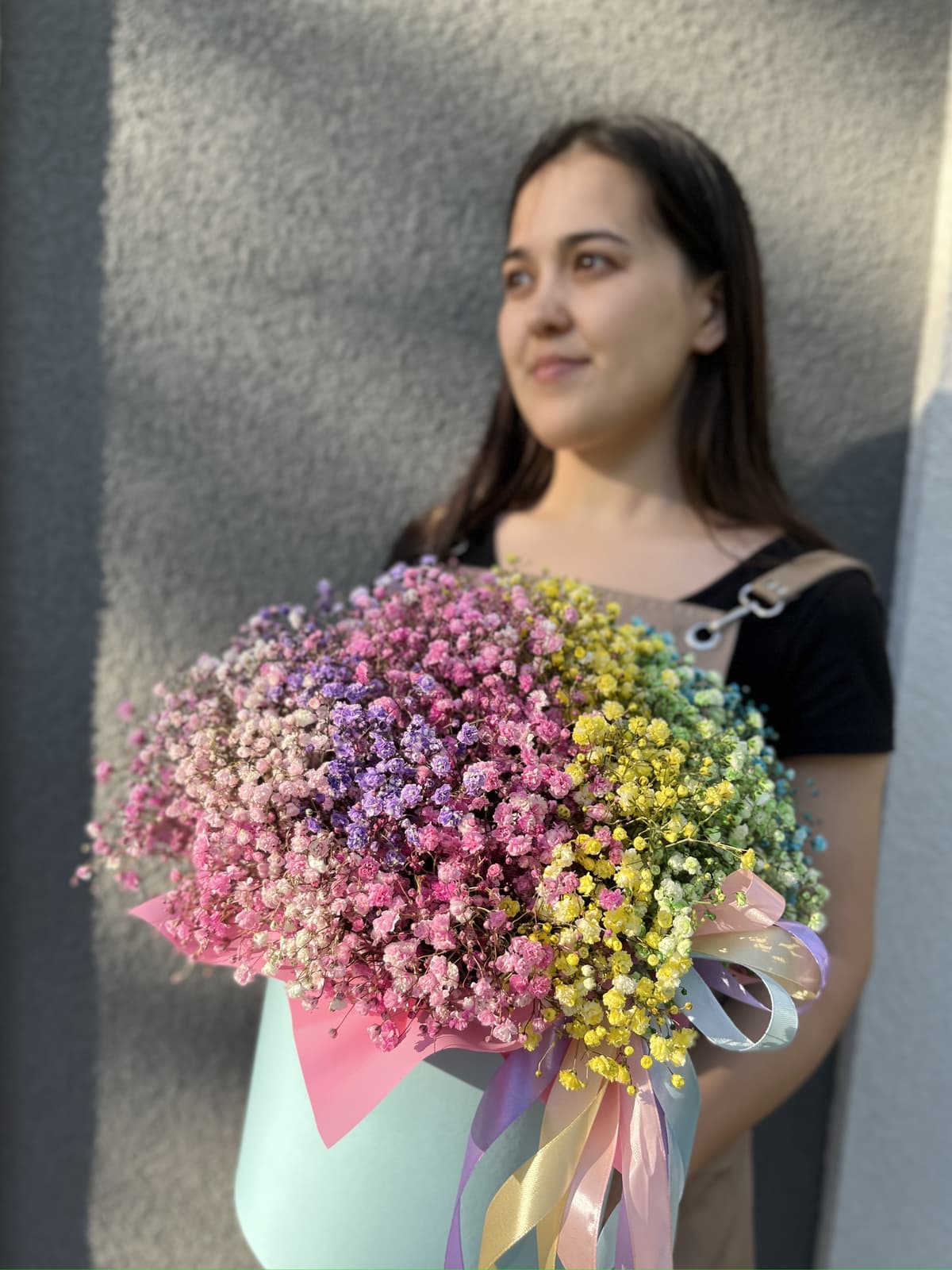 Оригинальная композиция 21 Гипсофила в шляпной коробке