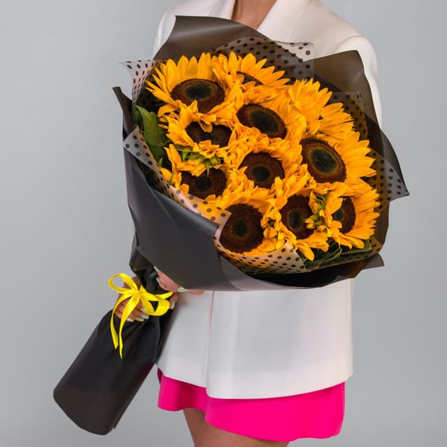 Букет 11 Подсолнухов в матовой бумаге Букет 11 Подсолнухов в матовой бумаге