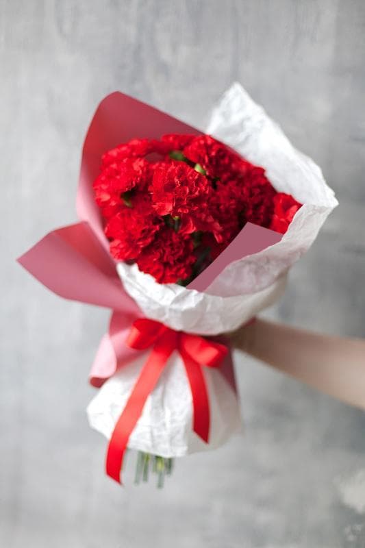 Нежный букет "15 Красных Гвоздик"