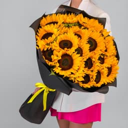 Букет 25 Подсолнухов в матовой бумаге