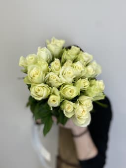 Любимый букет 25шт БЕЛЫЕ Розы Кения 35-40см