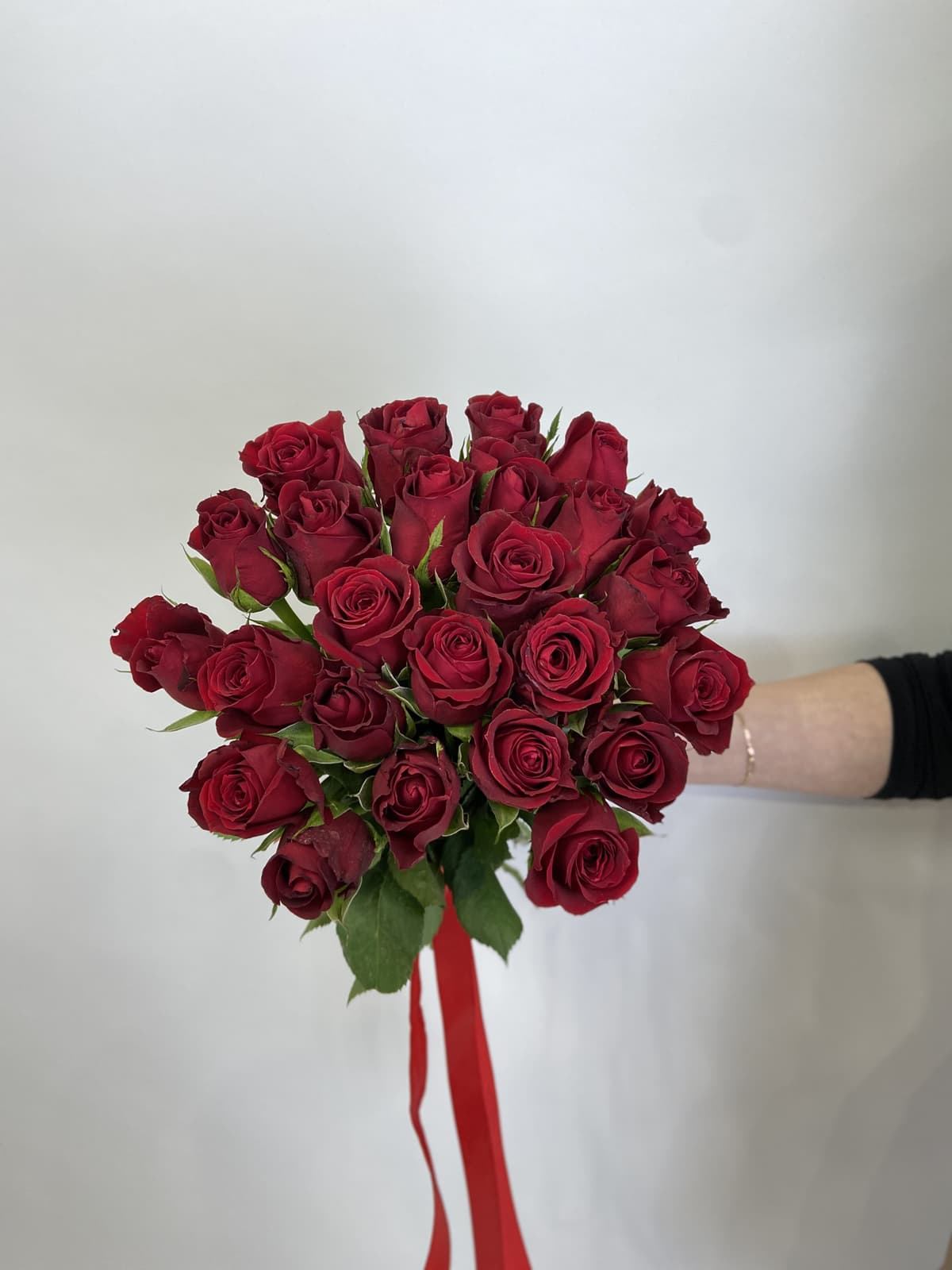 Дизайнерский букет 25шт КРАСНЫЕ Розы Кения 35-40см