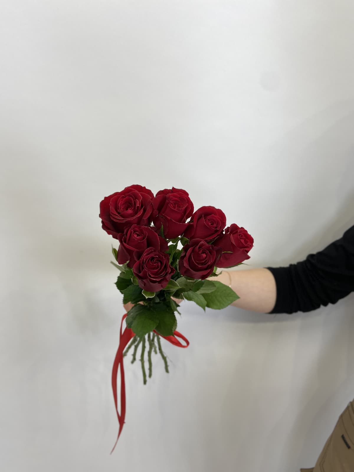 Дизайнерский букет 7шт КРАСНЫЕ Розы Кения 35-40см