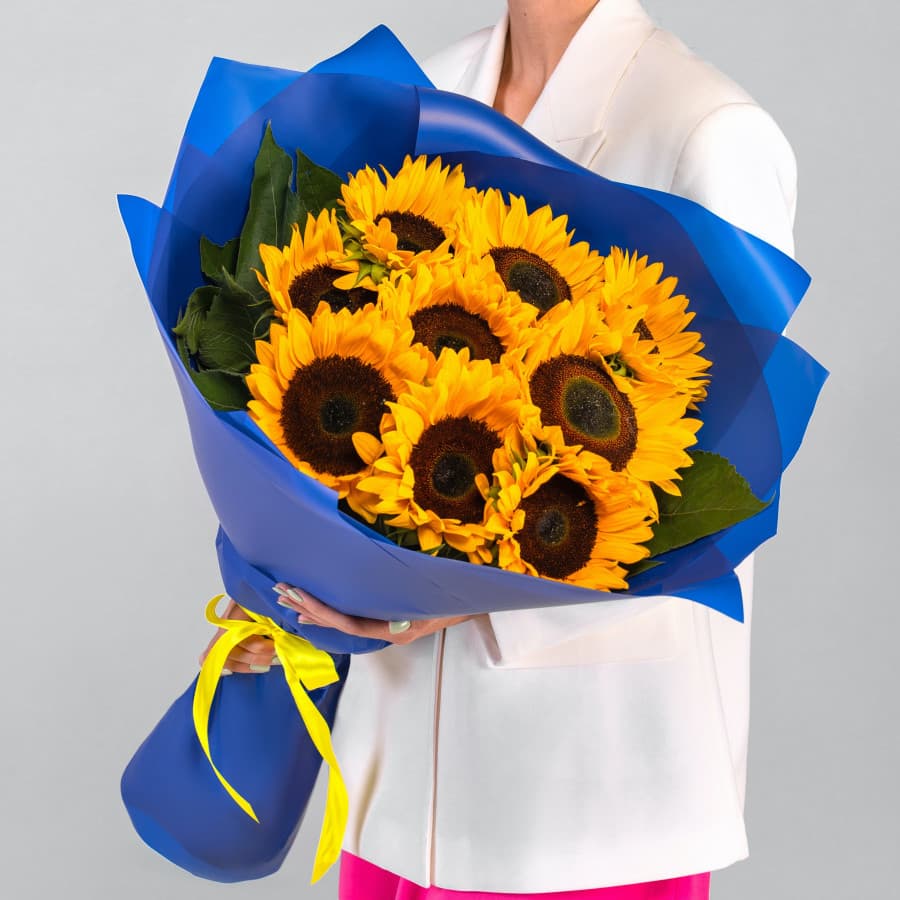Букет 9 Подсолнухов в матовой бумаге