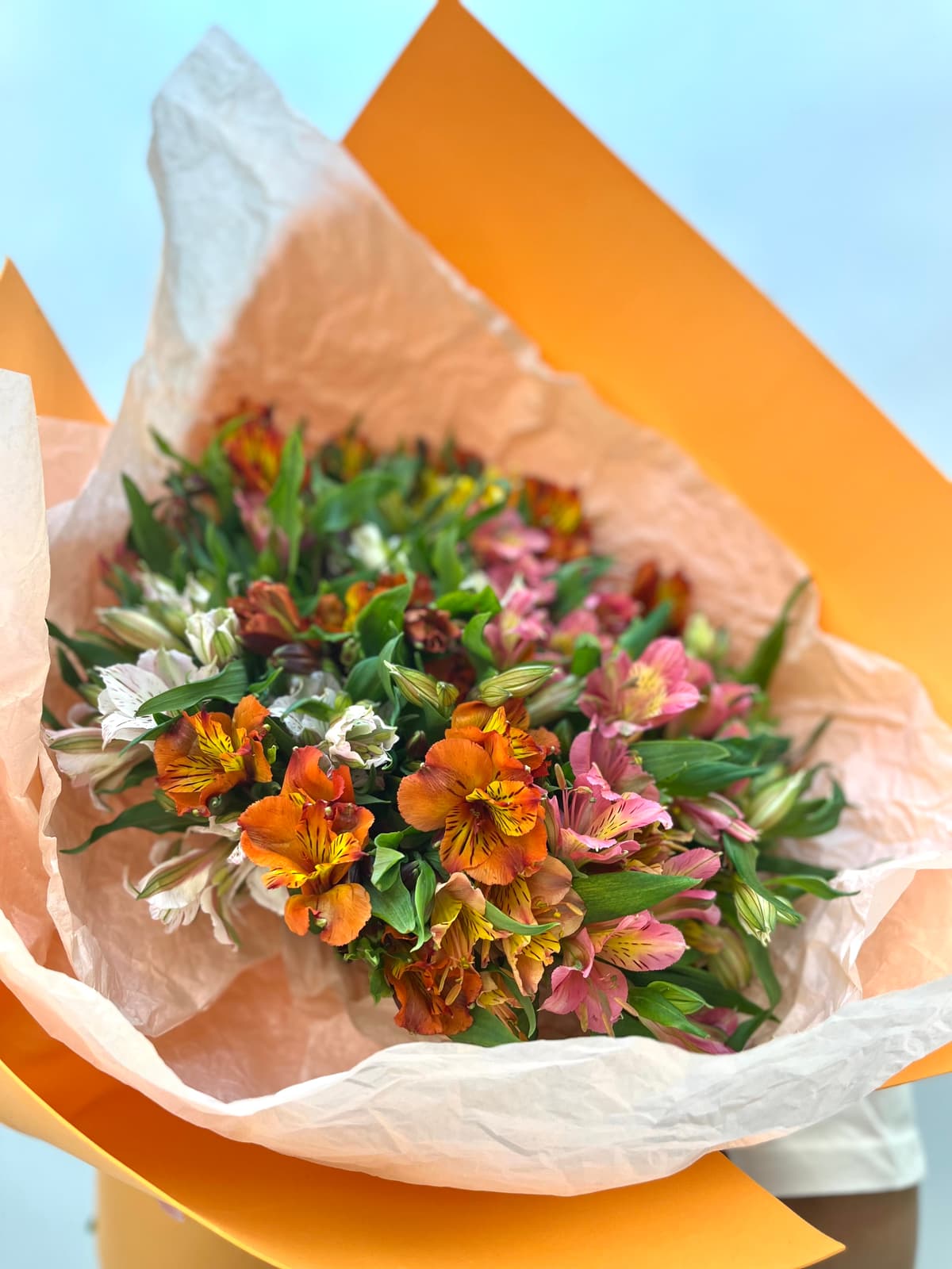 Цветочный букет "Альстромерия" M