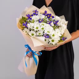 Букет "Белая Хризантема и Ирисы"