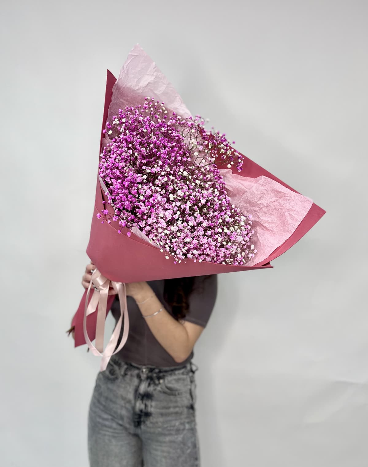 Стильный букет "Гипсофилия роза"