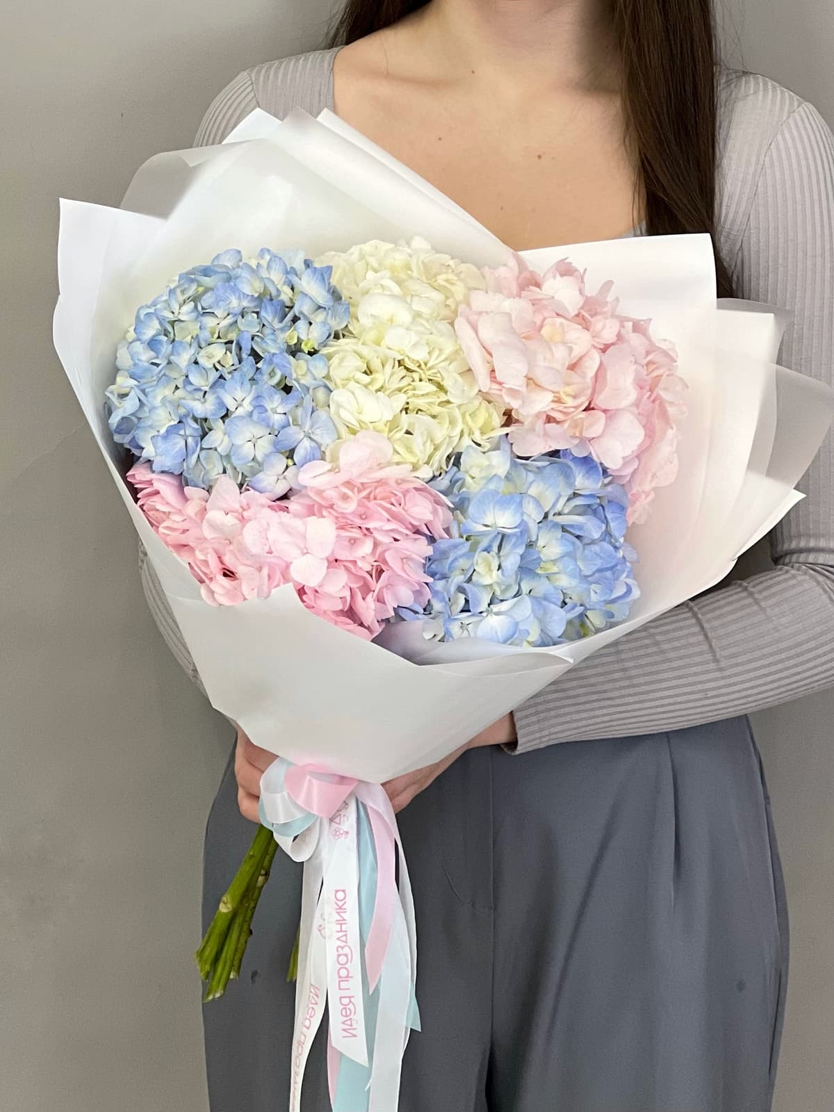 Букет цветов гортензии "Карамель" M