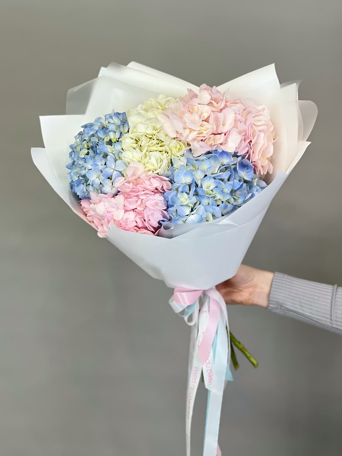 Букет цветов гортензии "Карамель" M