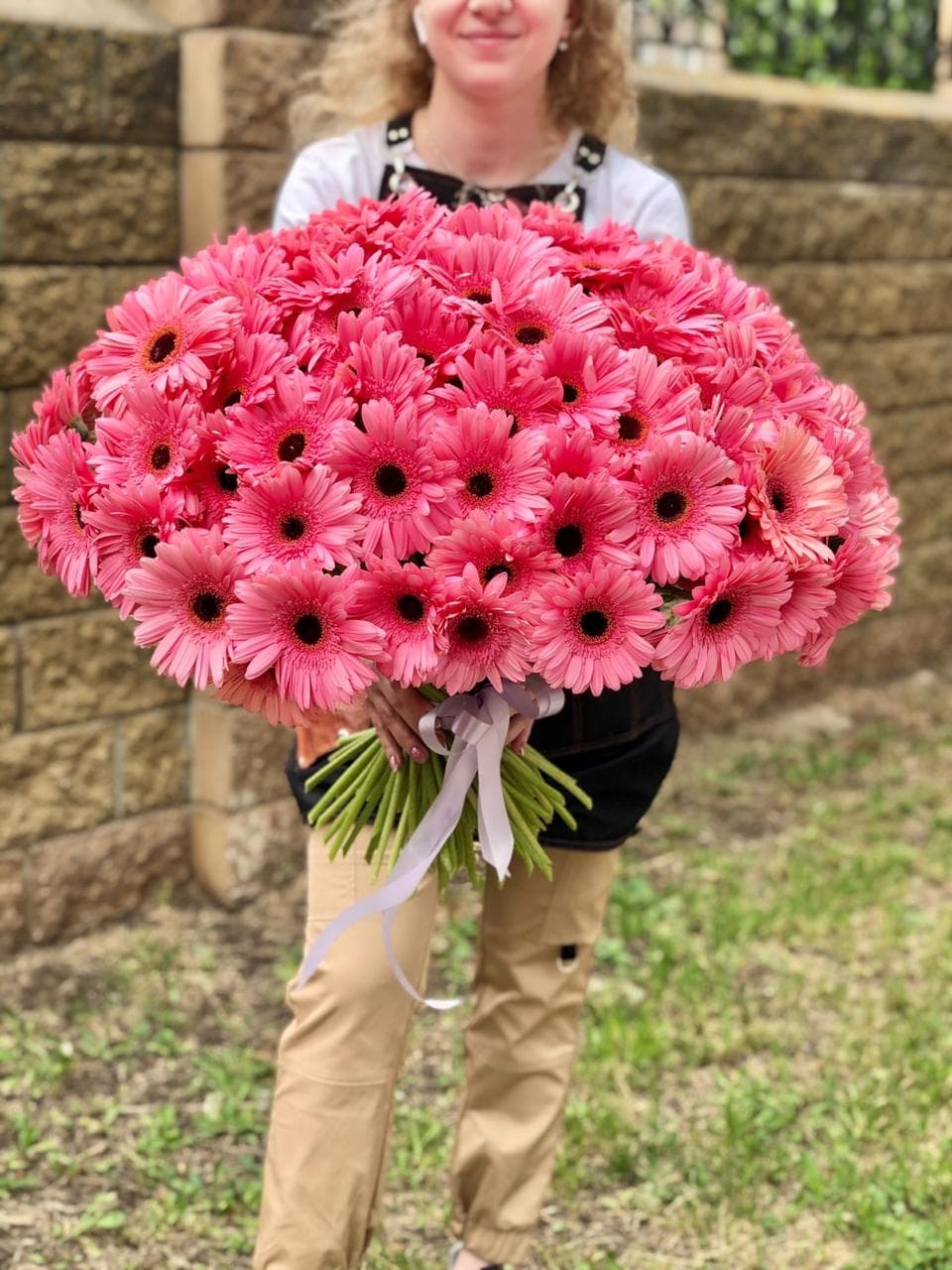 Праздничный букет из 101 гербера цвет на выбор