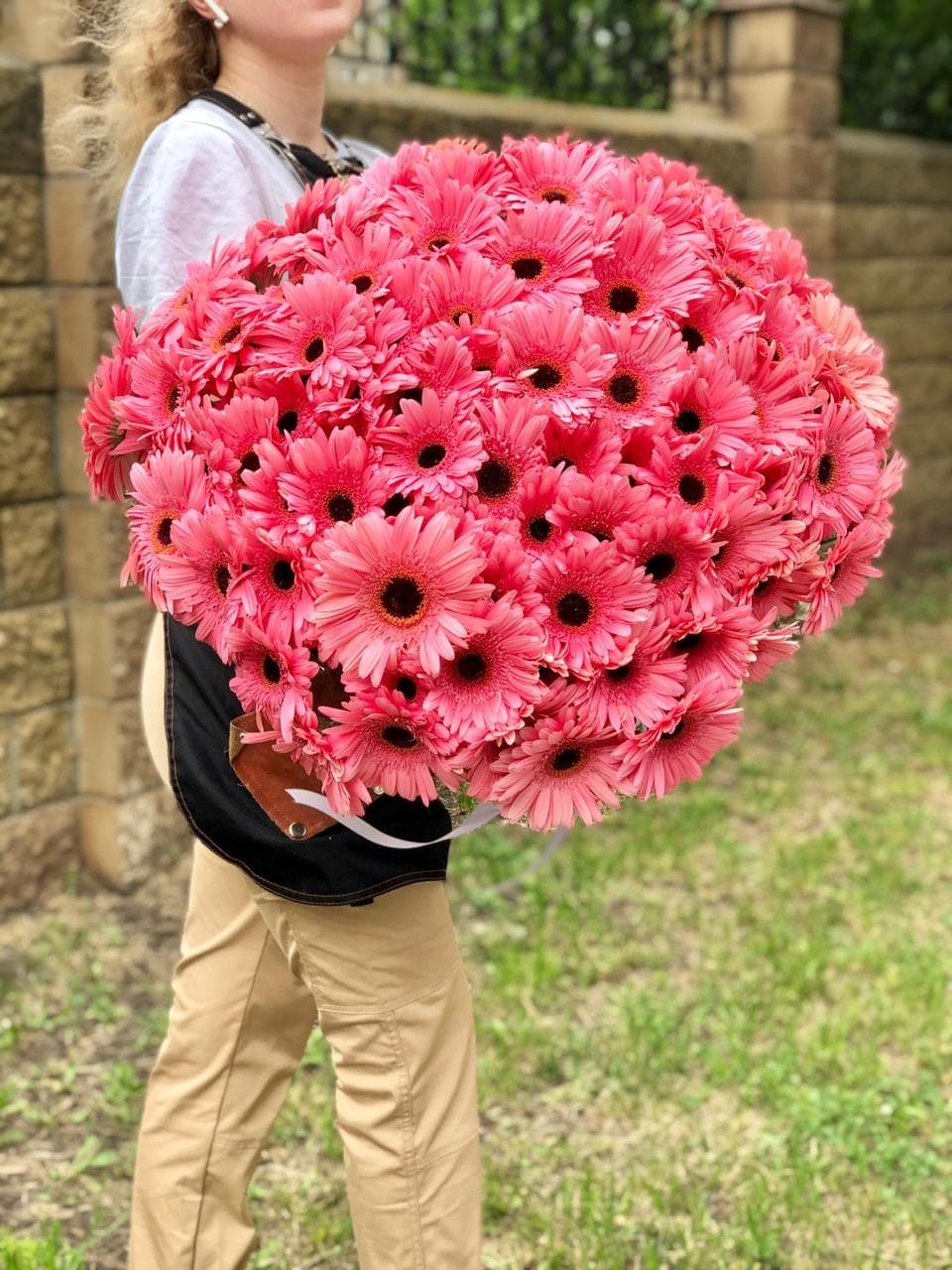 Праздничный букет из 101 гербера цвет на выбор