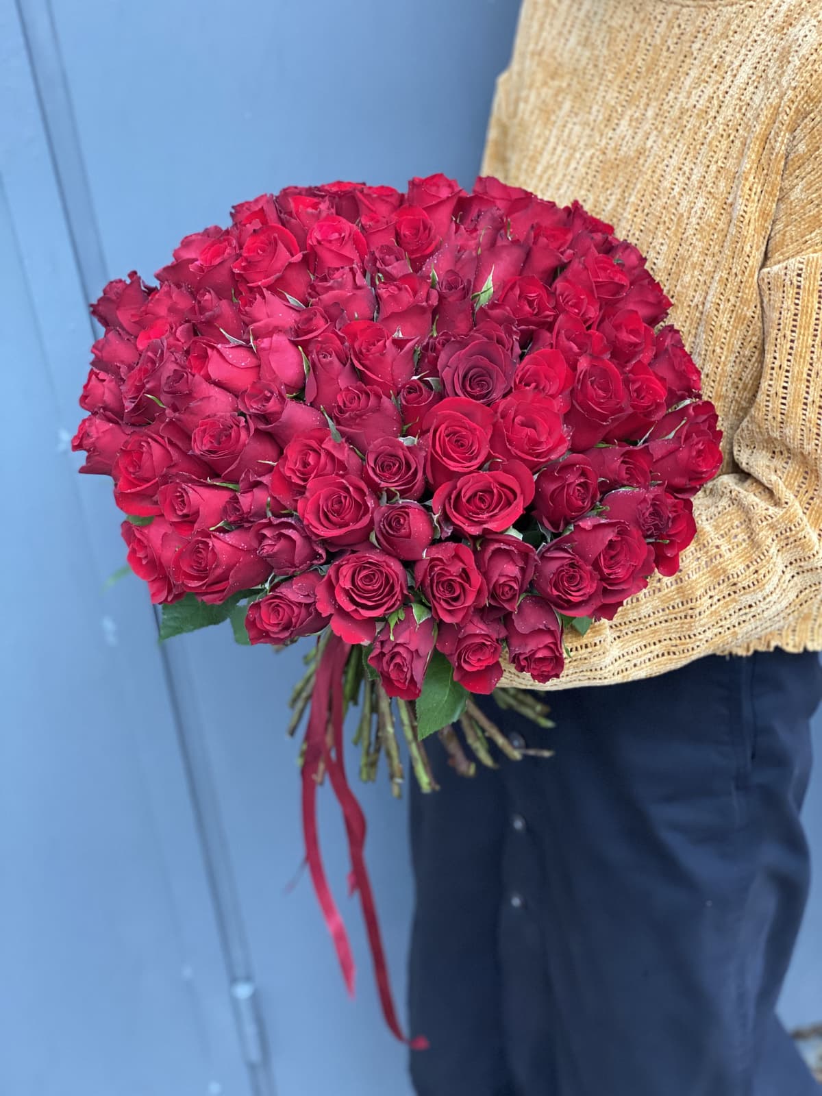 Классический букет из 101 красной розы Кения 35-40 см