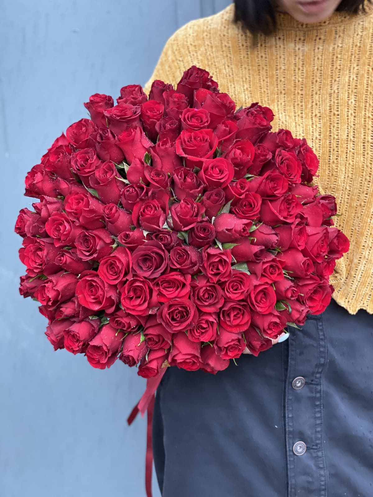 Классический букет из 101 красной розы Кения 35-40 см