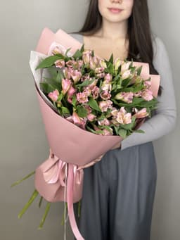 Стильный букет из 11 альстромерий "Элегантность"