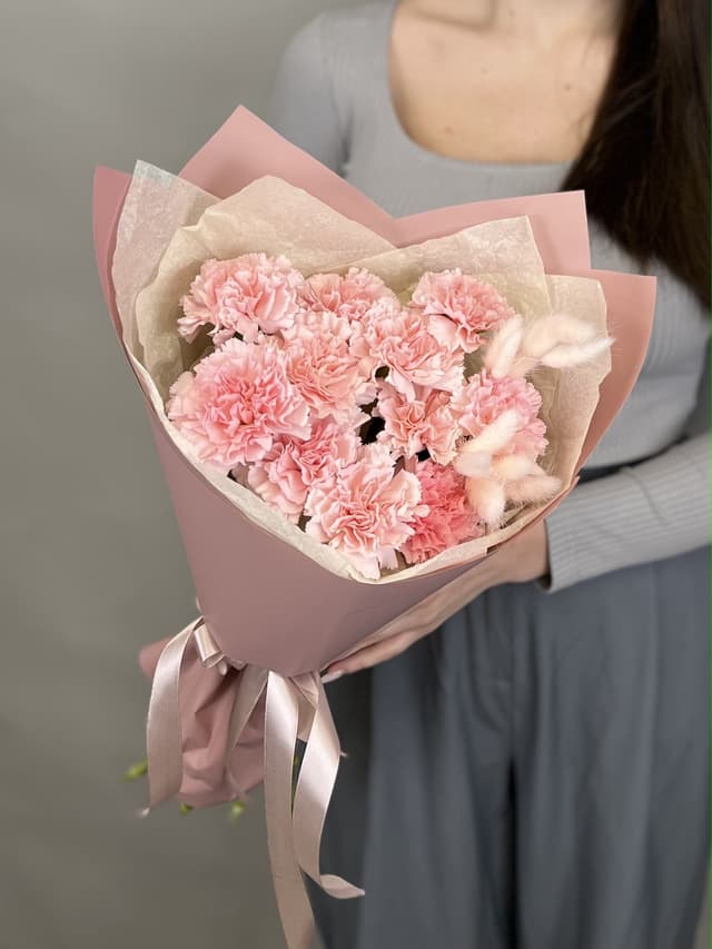 Стильный букет из 11 Диантусов в Матовой бумаге Стильный букет из 11 Диантусов в Матовой бумаге