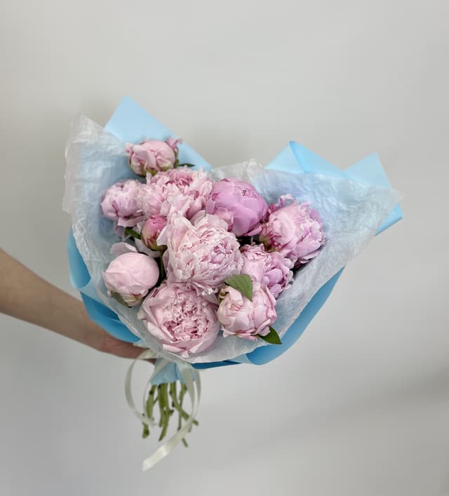 Праздничный букет из 11 Пионов Sara Bernard Праздничный букет из 11 Пионов Sara Bernard