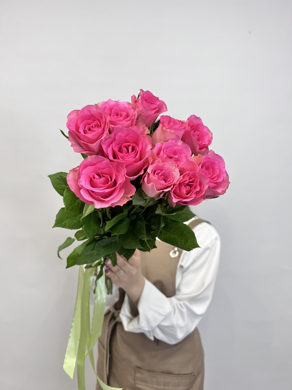 Дизайнерский букет из 11 розовых роз стандарт 50 см