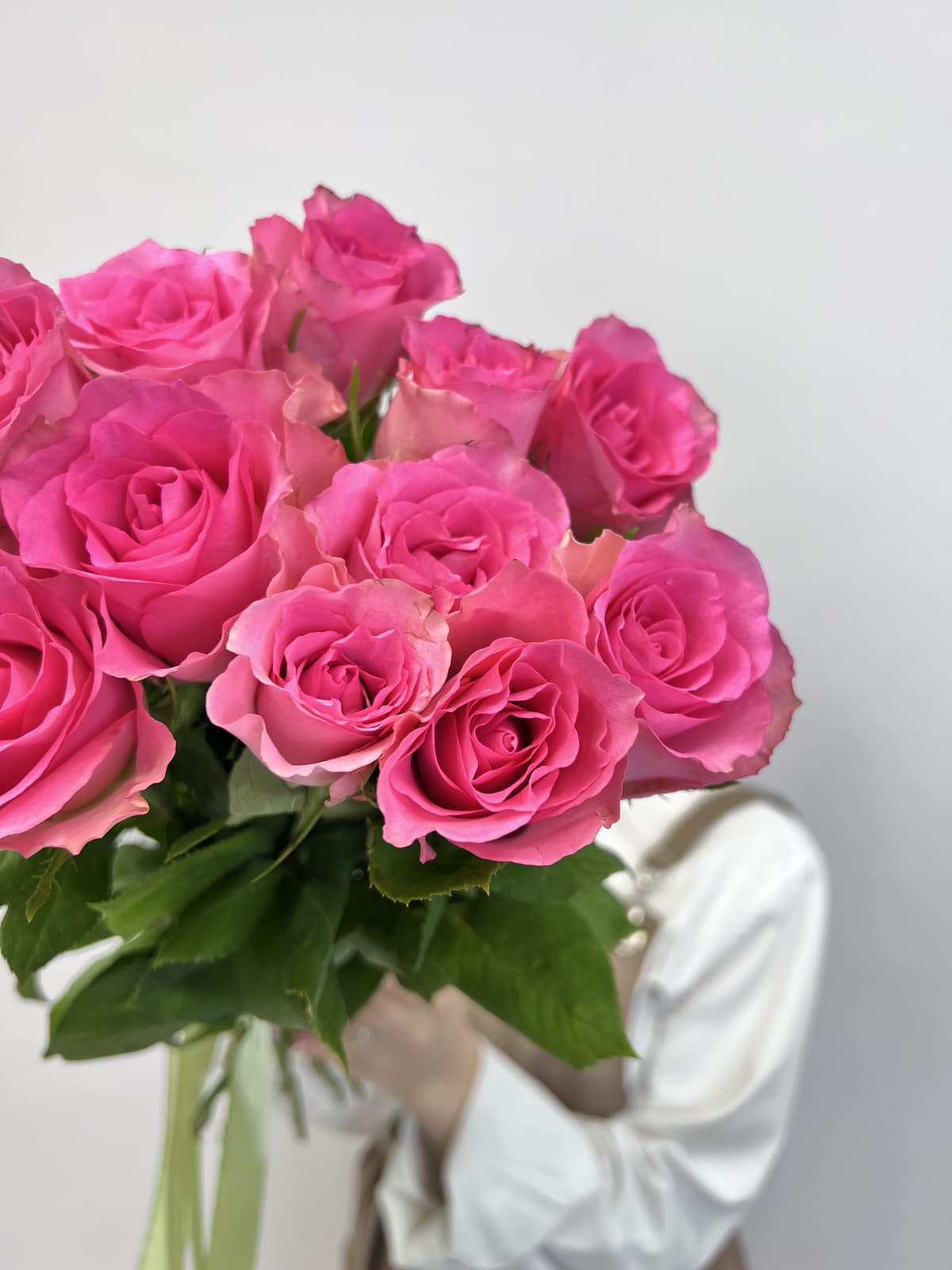 Дизайнерский букет из 11 розовых роз стандарт 50 см