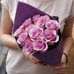 Букет из 11 сиреневых роз Эквадор в матовой бумаге 70 см