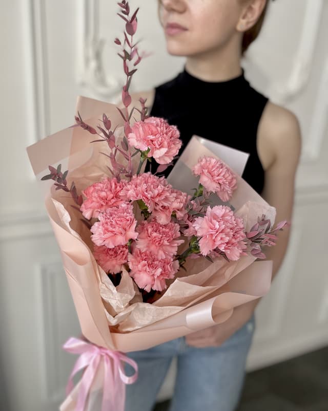 Свежий букет из 11 цветных Гвоздик Свежий букет из 11 цветных Гвоздик