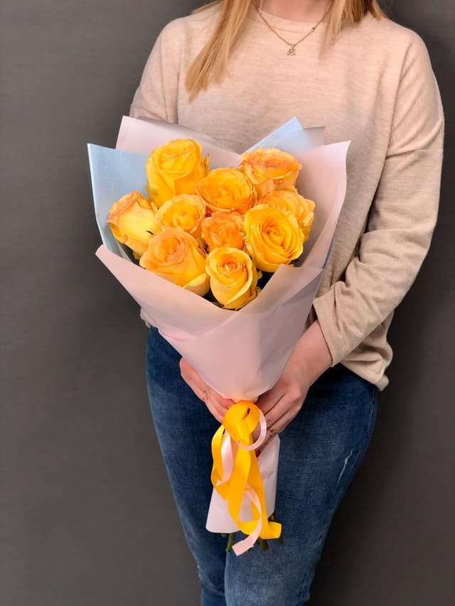 Красивый букет из 11 жёлтых роз Эквадор в фирменном оформлении 70 см Красивый букет из 11 жёлтых роз Эквадор в фирменном оформлении 70 см
