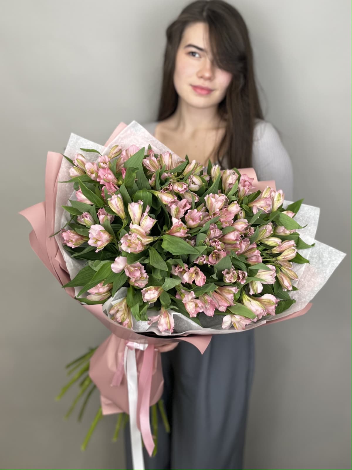 Нежный букет из 15 альстромерий "Elegance"