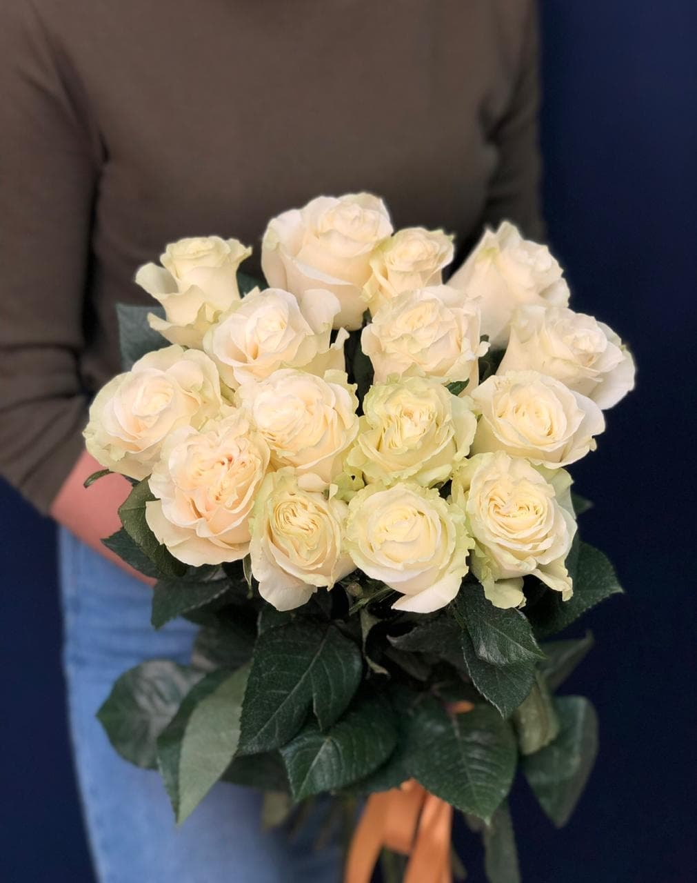 Букет из 15 белых Роз Эквадор 80 см