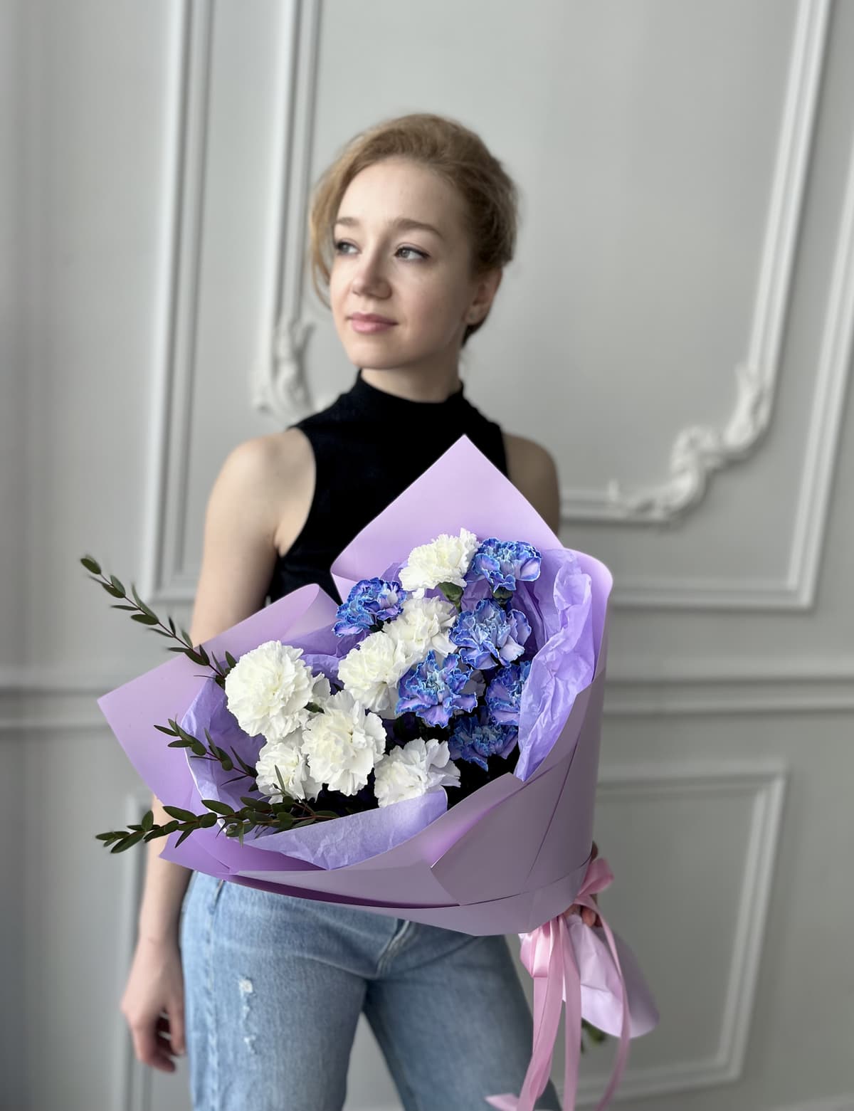 Шикарный букет из 15 Диантусов с Эвкалиптом