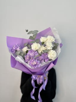 Дизайнерский букет из 15 Диантусов в Матовой бумаге сиреневый