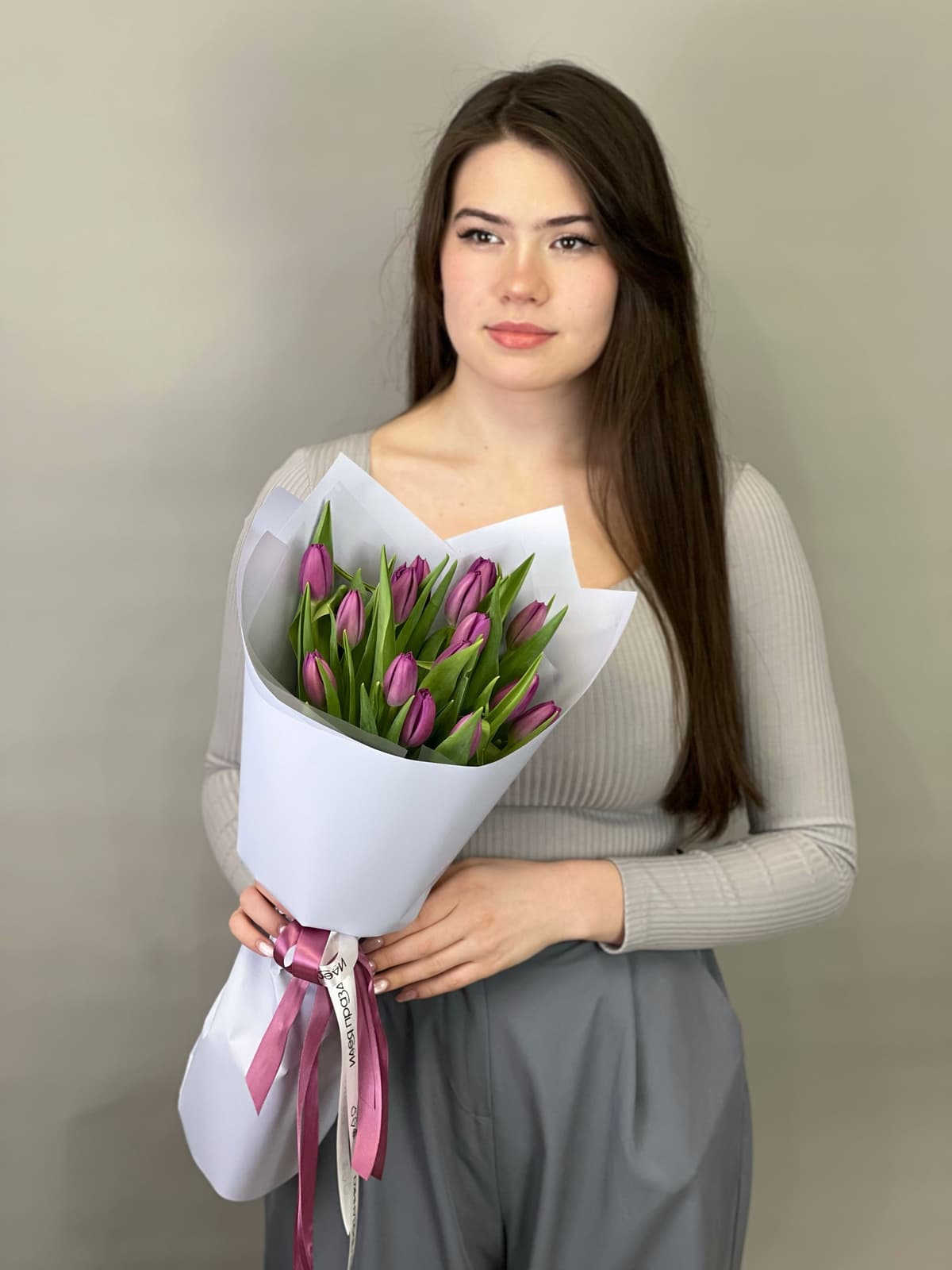 Букет из 15 фиолетовых тюльпанов