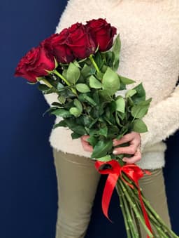 Букет из 15 красных Роз Эквадор 60 см