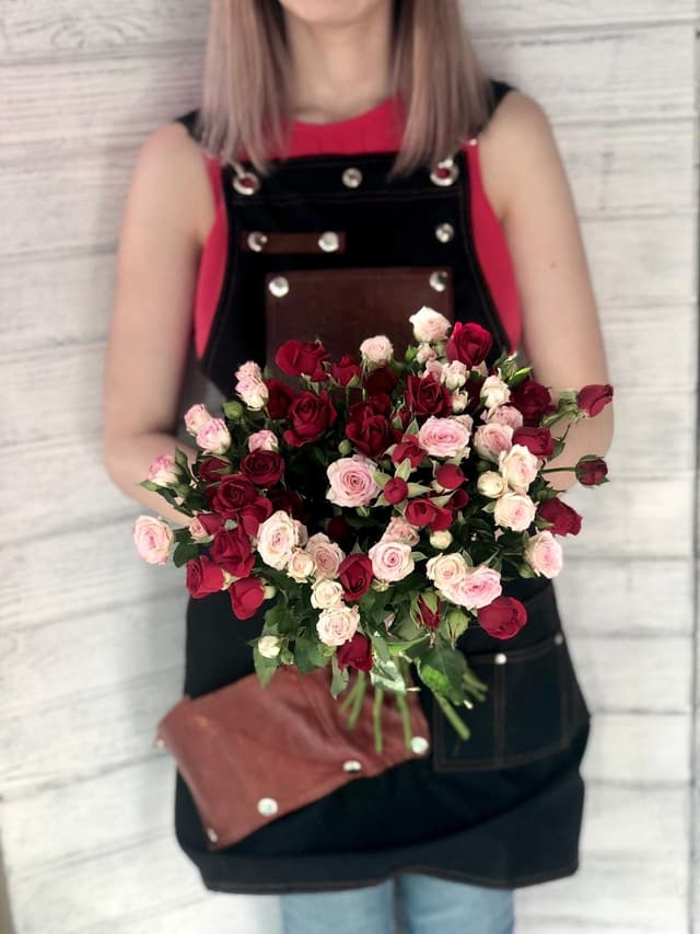 Букет из 15 кустовых роз( цвета на выбор) Букет из 15 кустовых роз( цвета на выбор)