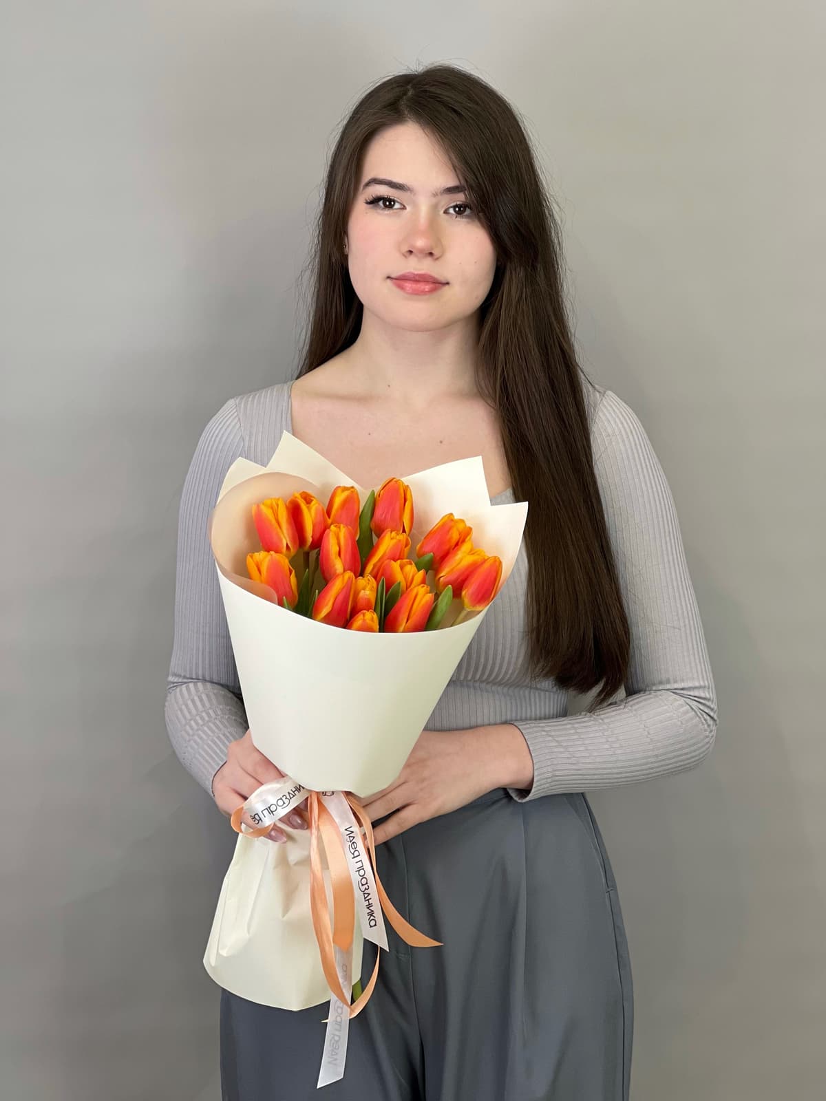 Букет из 15 оранжевых тюльпанов