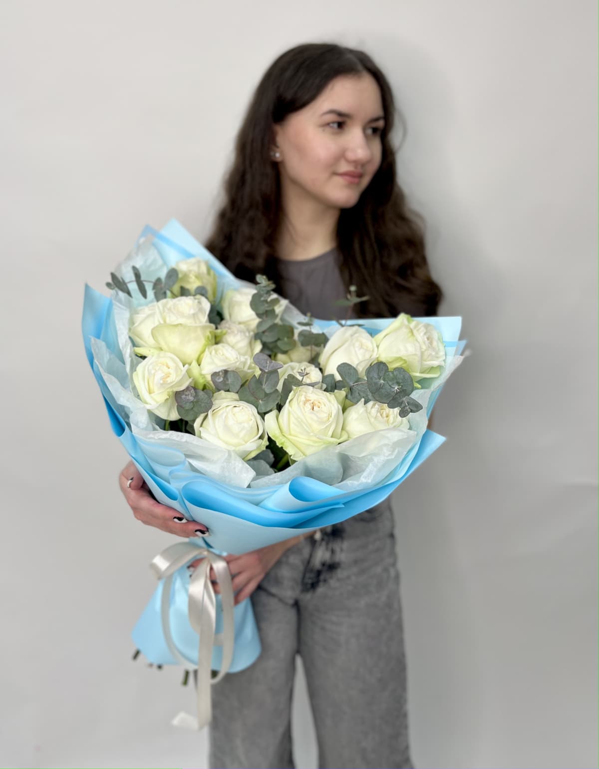 Букет из 15 Пионовидных Роз white O’Hara