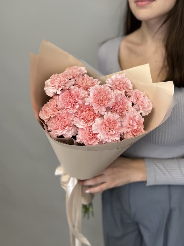 Цветочный букет из 15 розовых диантусов Цветочный букет из 15 розовых диантусов