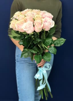 Букет из 15 розовых Роз Эквадор 60 см