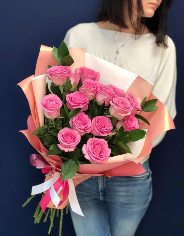 Букет из 15 розовых Роз Эквадор в фирменном оформлении 50 см Букет из 15 розовых Роз Эквадор в фирменном оформлении 50 см