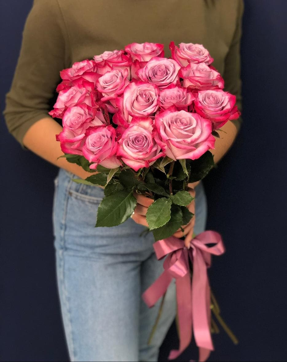 Букет из 15 сиреневых Роз Эквадор 70 см