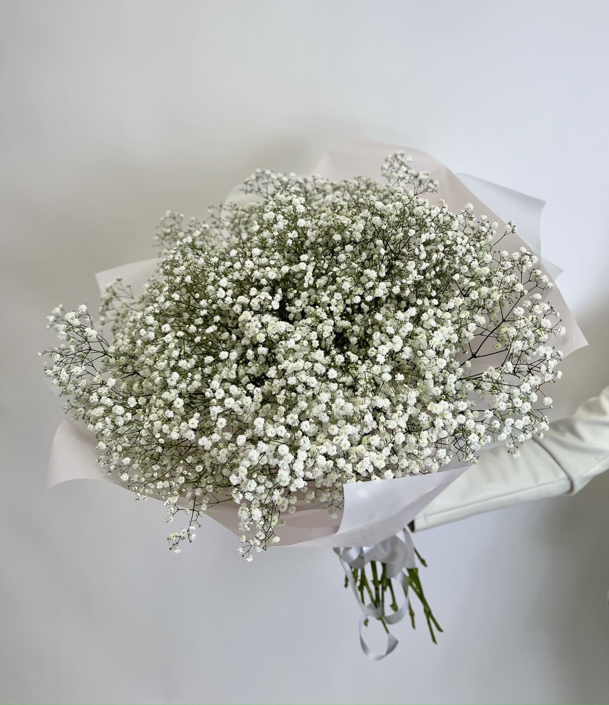 Букет из 25 белой Гипсофилы в матовой бумаге
