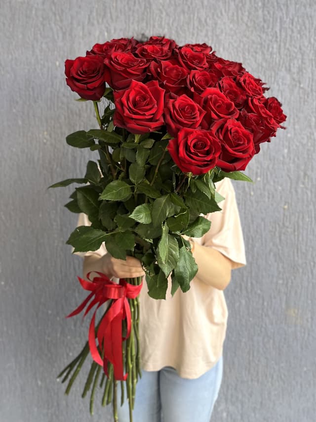 Букет из 25 красных роз 100 см премиум Букет из 25 красных роз 100 см премиум