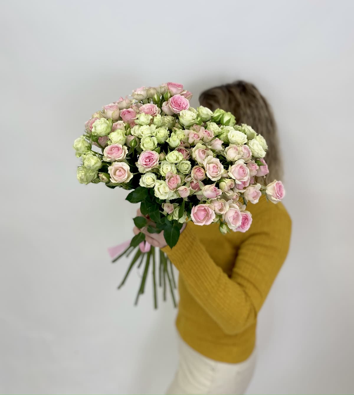 Букет из 25 кустовых роз микс