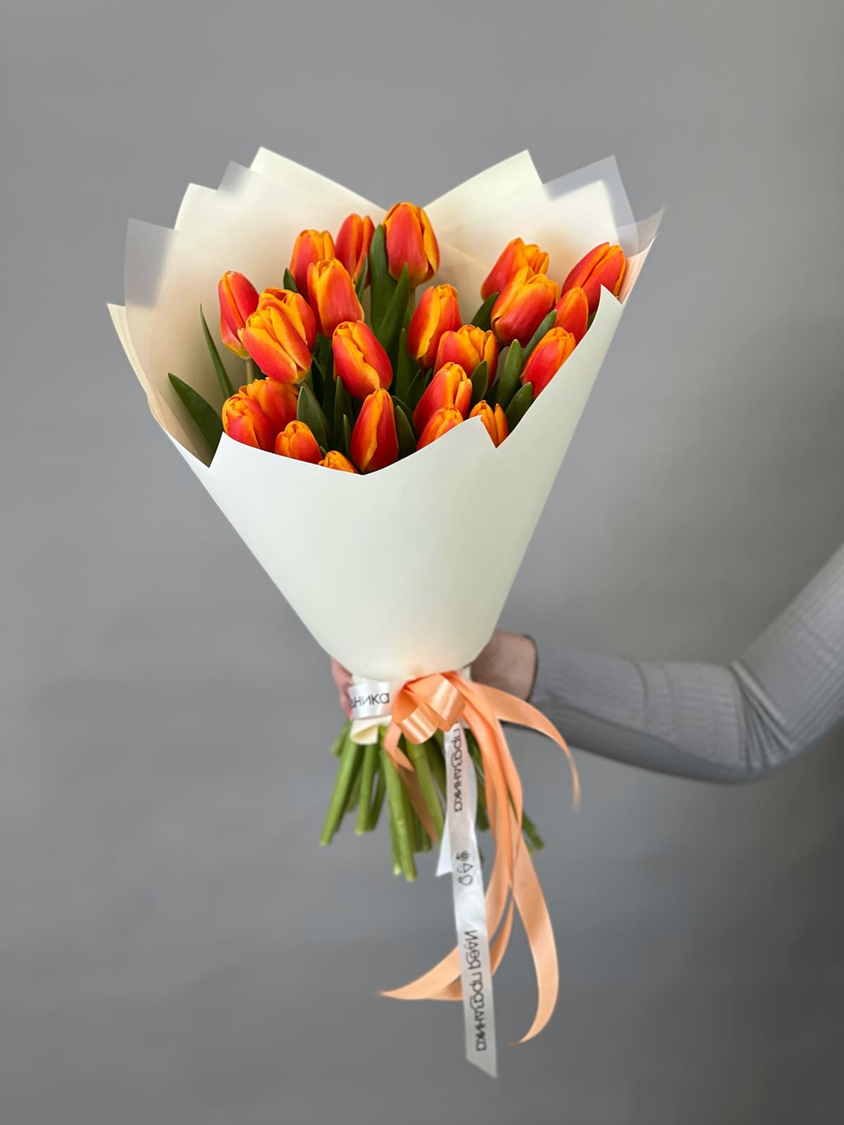 Букет из 25 оранжевых тюльпанов