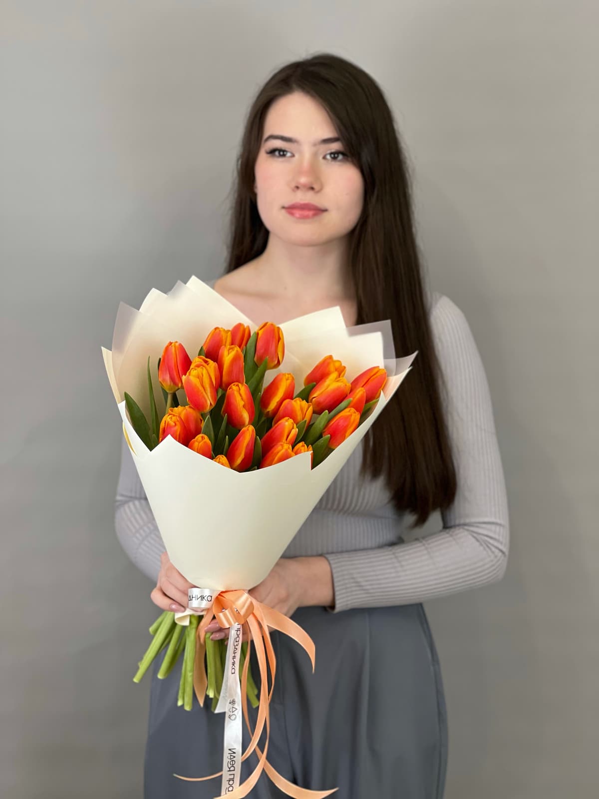 Букет из 25 оранжевых тюльпанов