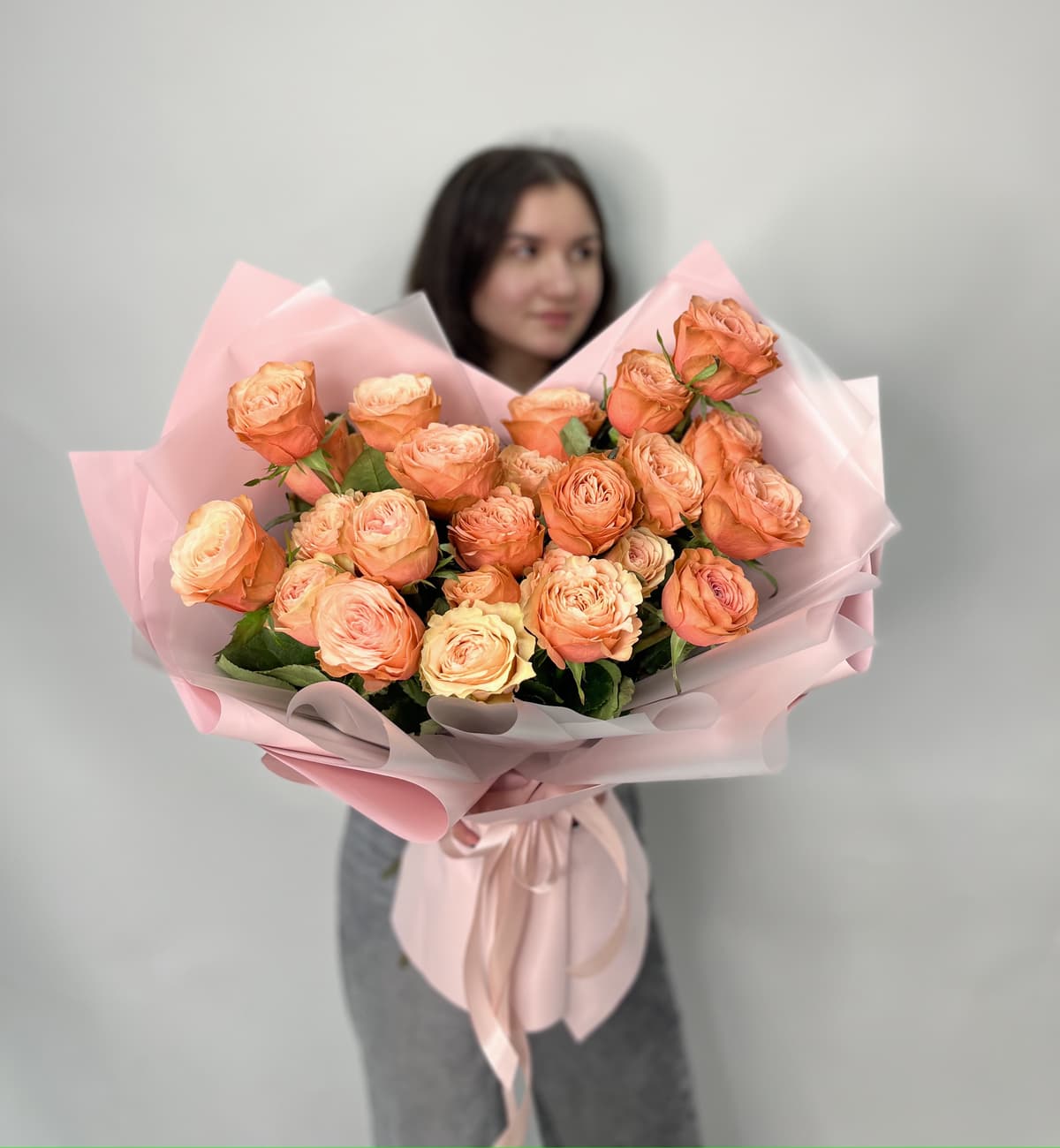 Букет из 25 Пионовидных Роз KAHALA