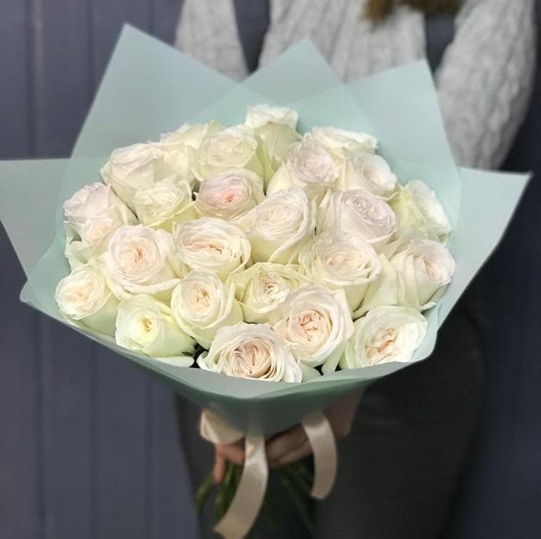 Шикарный букет из 25 Пионовидных Роз white O’Hara