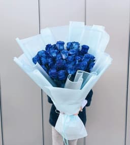 Букет из 25 синих Роз в фирменном оформлении