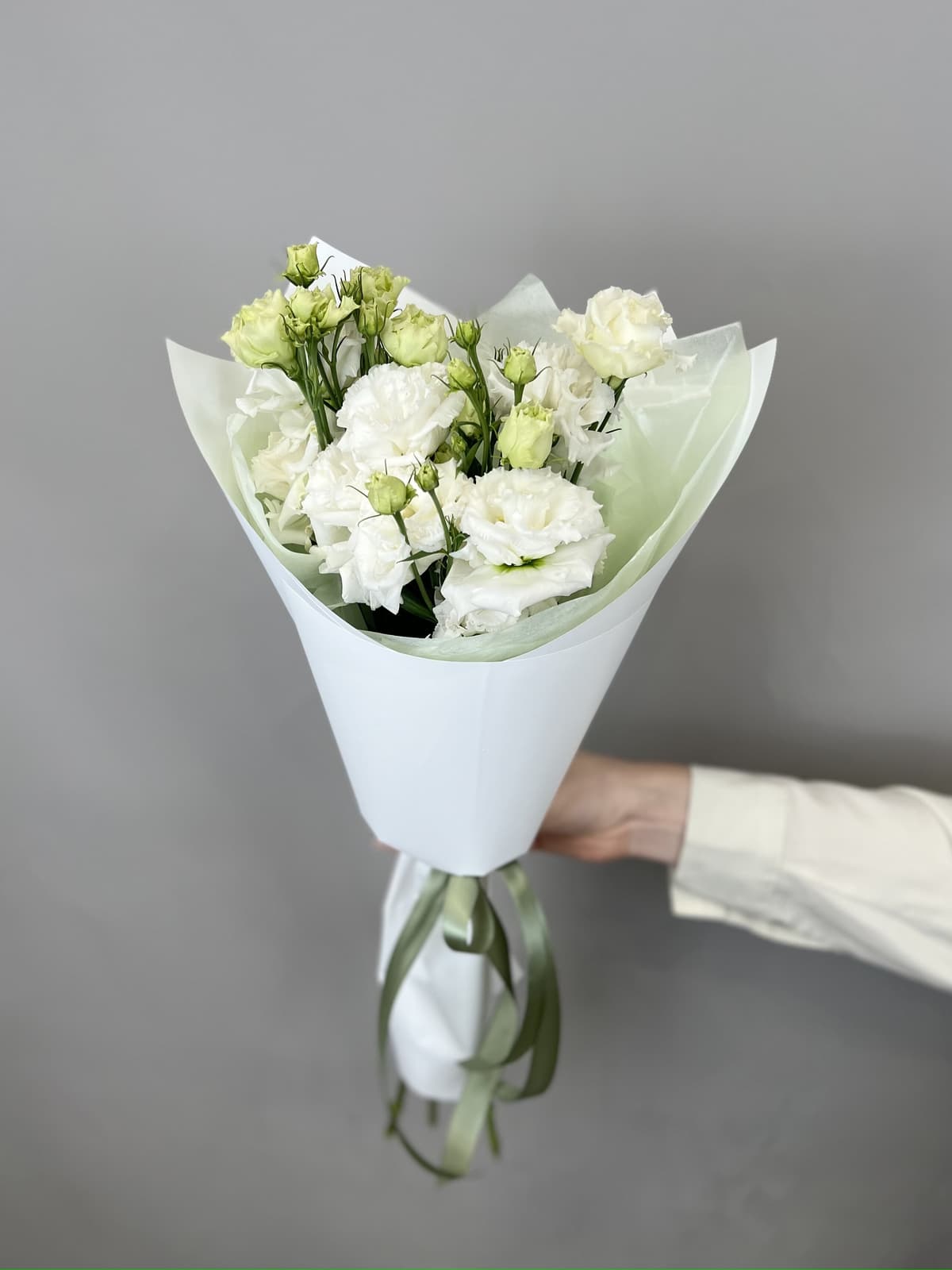 Мини букет из 3 белых эустом